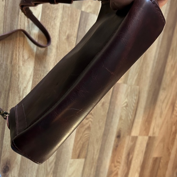 Dark Brown Leather Mediun Metro Crossbody Bag - Picture 4 of 4